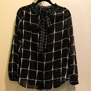 Who What Wear square patterned button up